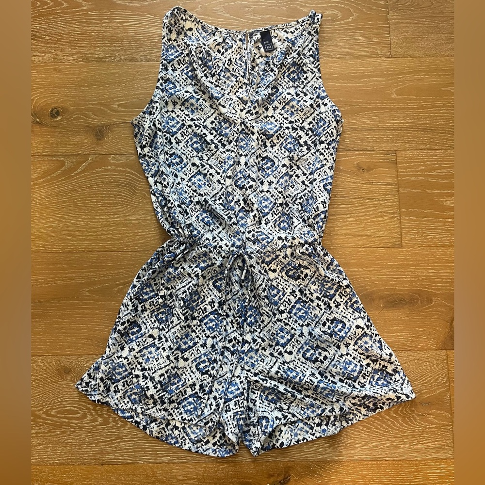 GAP V-Neck Tie Waist Romper